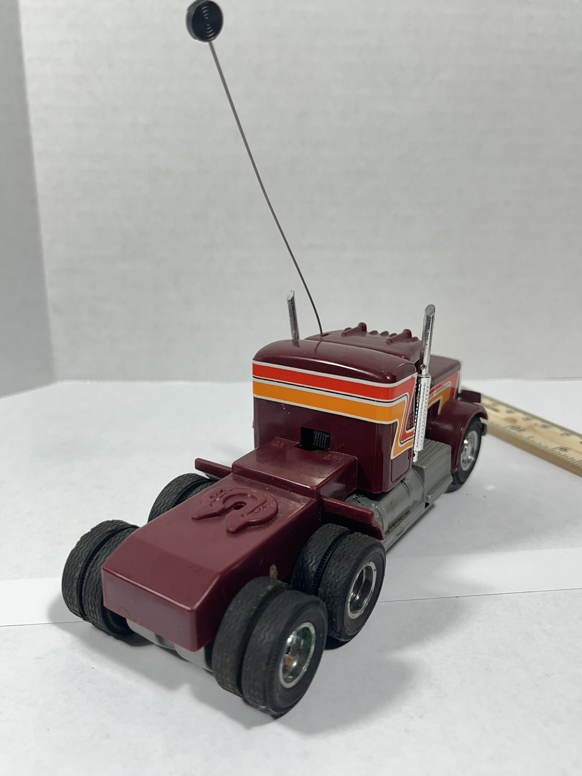 Vanity Fair ERTL 1980’s Radio Controlled Peterbilt Conventional Cab