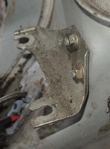Halter Halterung vorn rechts Motorraum für W124 Mercedes S124 E Klasse