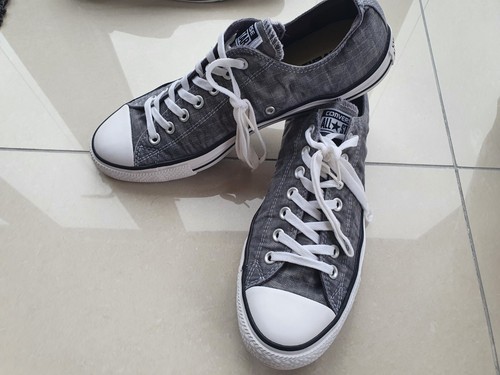 grey converse size 9