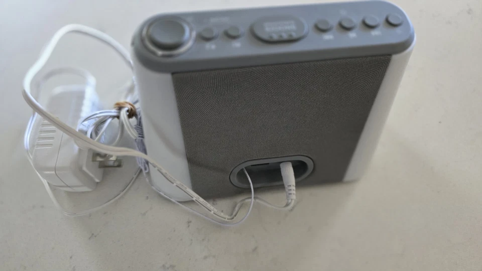 i-Box Glow RGB Bedside Alarm Clock Wireless Charging Bluetooth Connection & USB - Image 3 of 4