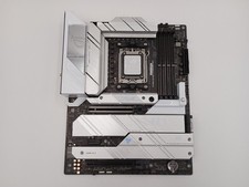 Carte mère de jeu Asus ROG Strix X670E-A socket de jeu Wi-Fi AMD Socket AM5...