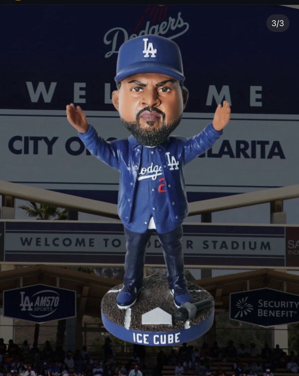 🟦⬜️ Ice Cube Bobblehead Los Angeles Dodgers SGA Giveaway