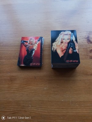 Barb Wire 'Pam Anderson' Base Set 72 Karten & 10 der 12 Karten geprägt Set