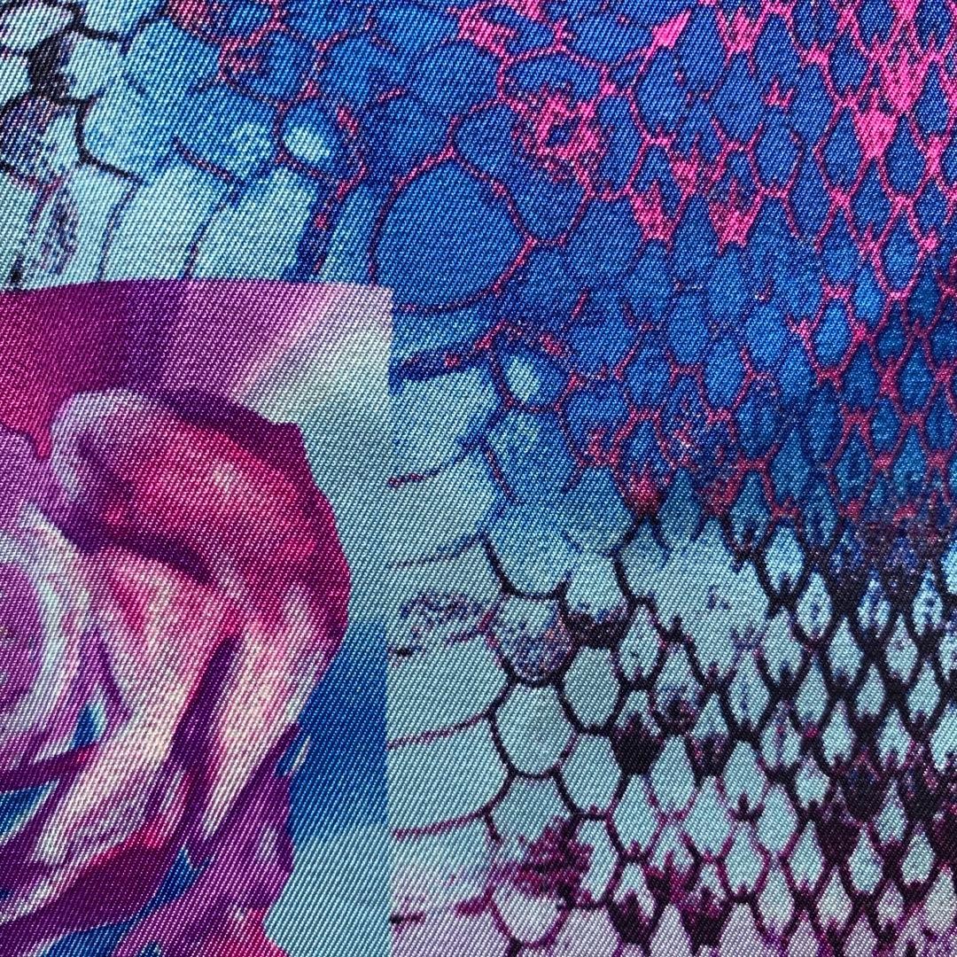 Used Good Condition GUCCI Rose and Python Silk Sc… - image 10