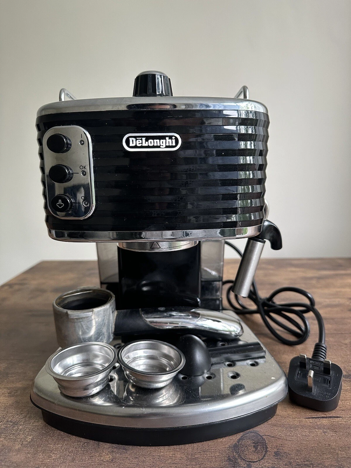 De'Longhi ECZ351BLK Scultura Espresso Coffee Machine246/6202