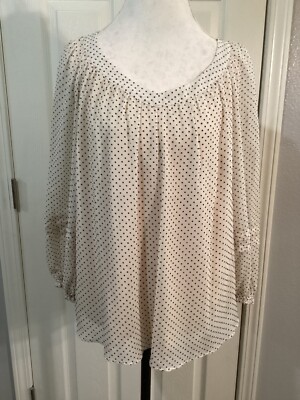 Lauren Conrad top size large fully lined with sheer sleeves Mint! Polka Dots