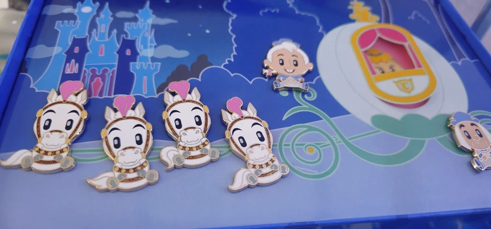 Juego de prendedores de caja Disney WDI - ¡aDorbs! Cenicienta LE 300 adorbs Foto 2 de 4