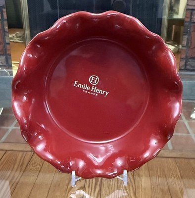 Emile Henry France Pie Cast