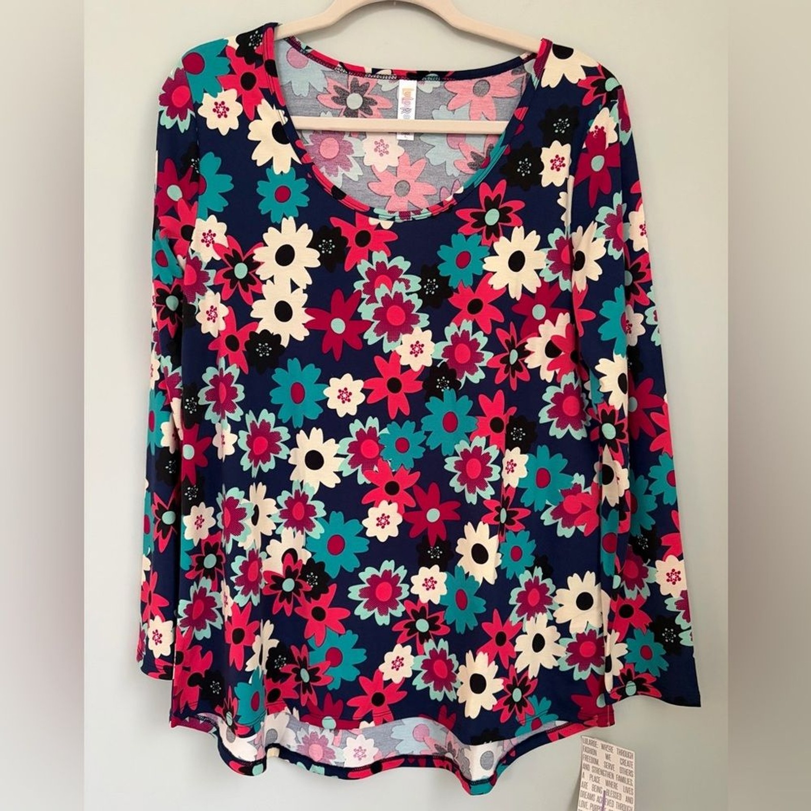 LuLaRoe Lynnae Multicolor Floral Long Sleeve Top, Size Large, New With Tags