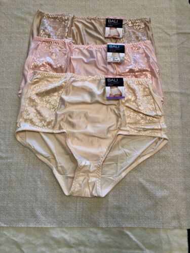 Bali, Women's Essentials Double Support Briefs, Size 10 3XL - Picture 1 of 5