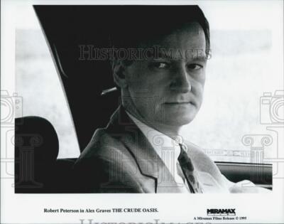 1995 Press Photo Robert Peterson stars in Alex Graves ''The Crude Oasis''