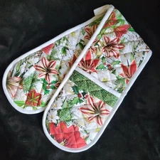 Michel Design Works Cotton Kitchen Double Oven Glove Merry Christmas, Amarilys