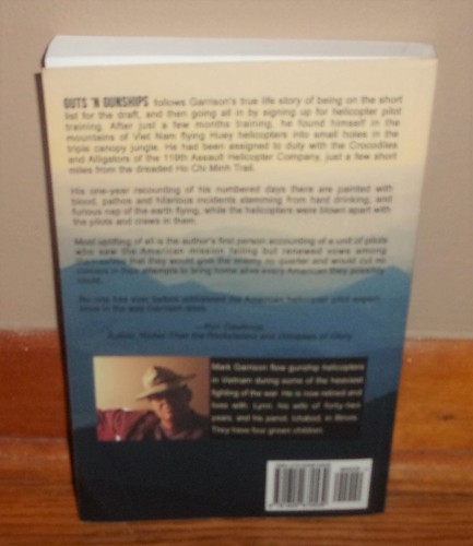 GUTS 'N GUNSHIPS-Combat Helicopters in Vietnam-Memoir-Mark Garrison-SUPERB 2015! - Picture 5 of 5