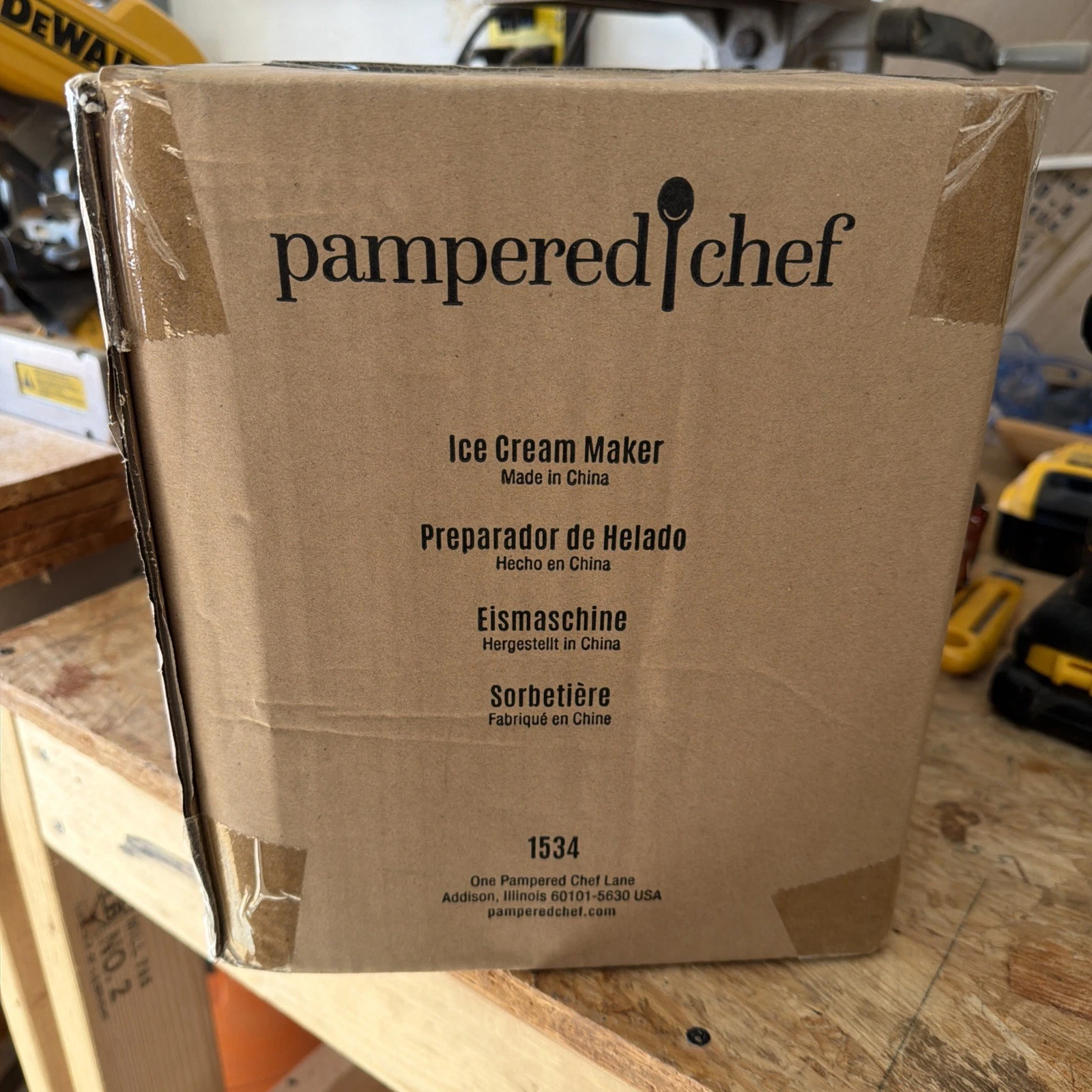 Pampered Chef Ice Cream Maker with Freezer Bowl Model 1534