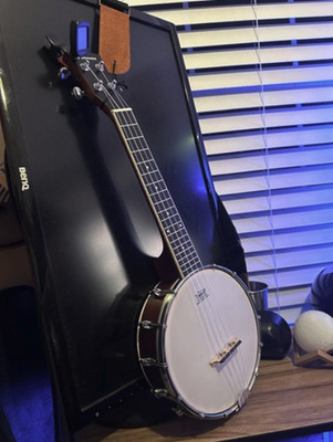  Donner DBU-200 23'' Banjolele 4 String Banjo Ukulele With Gig Bag & Accessories