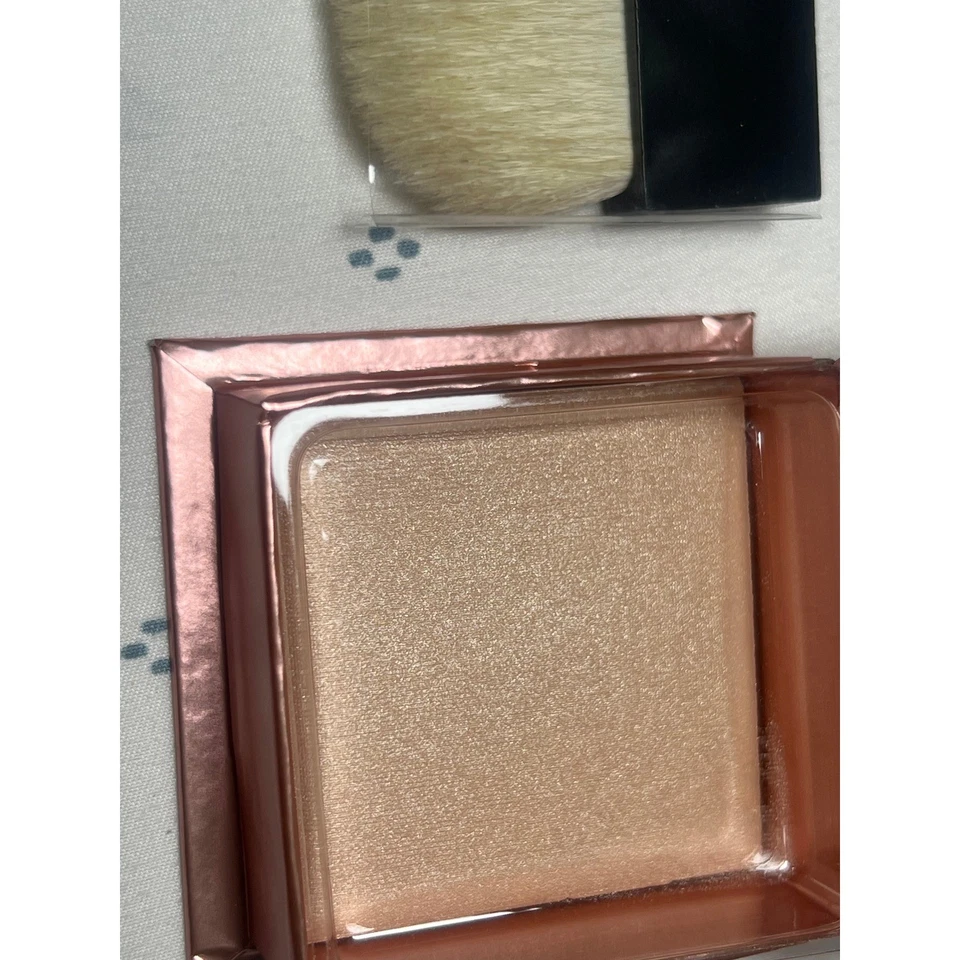 Benefit Cosmetics Dandelion Twinkle Nude-Pink Powder Highlighter Luminizer - Image 4 of 4