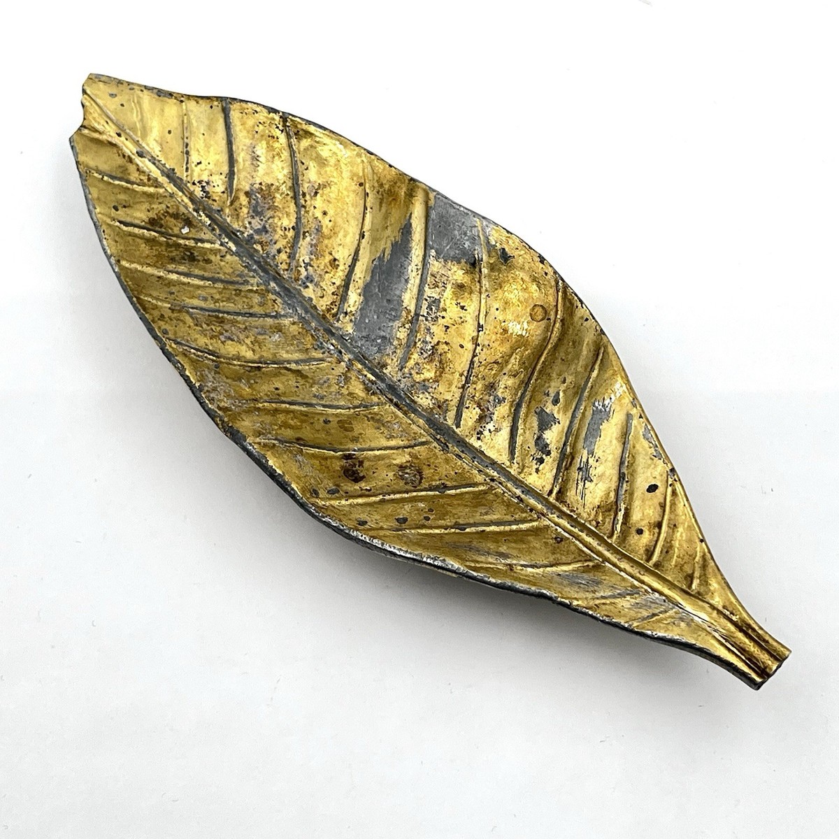 tobacco leaf tray RJ Reynolds Tobacco Leaf Brass Shallow Bow Ash Tray Decor