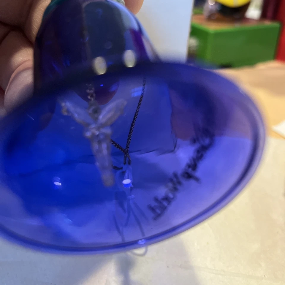 Disneyland Disney Parks World Castillo Campana Azul Cobalto Navidad Vacaciones Adorno Foto 4 de 4