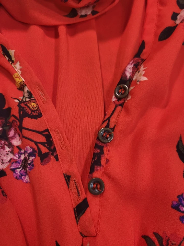 Gianni Bini Tiered Mini Dress Red Size XS Floral Ruffle Button Tie Feminine  - Image 4 of 4