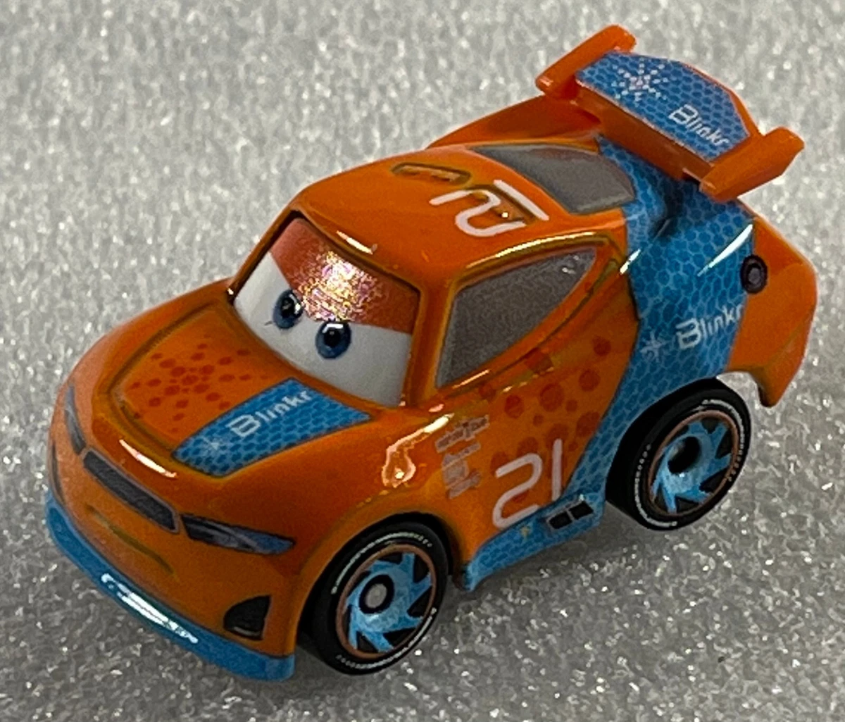 Disney Pixar Cars 2022 Mini Racer Blinkie Ryan Inside Lanely in