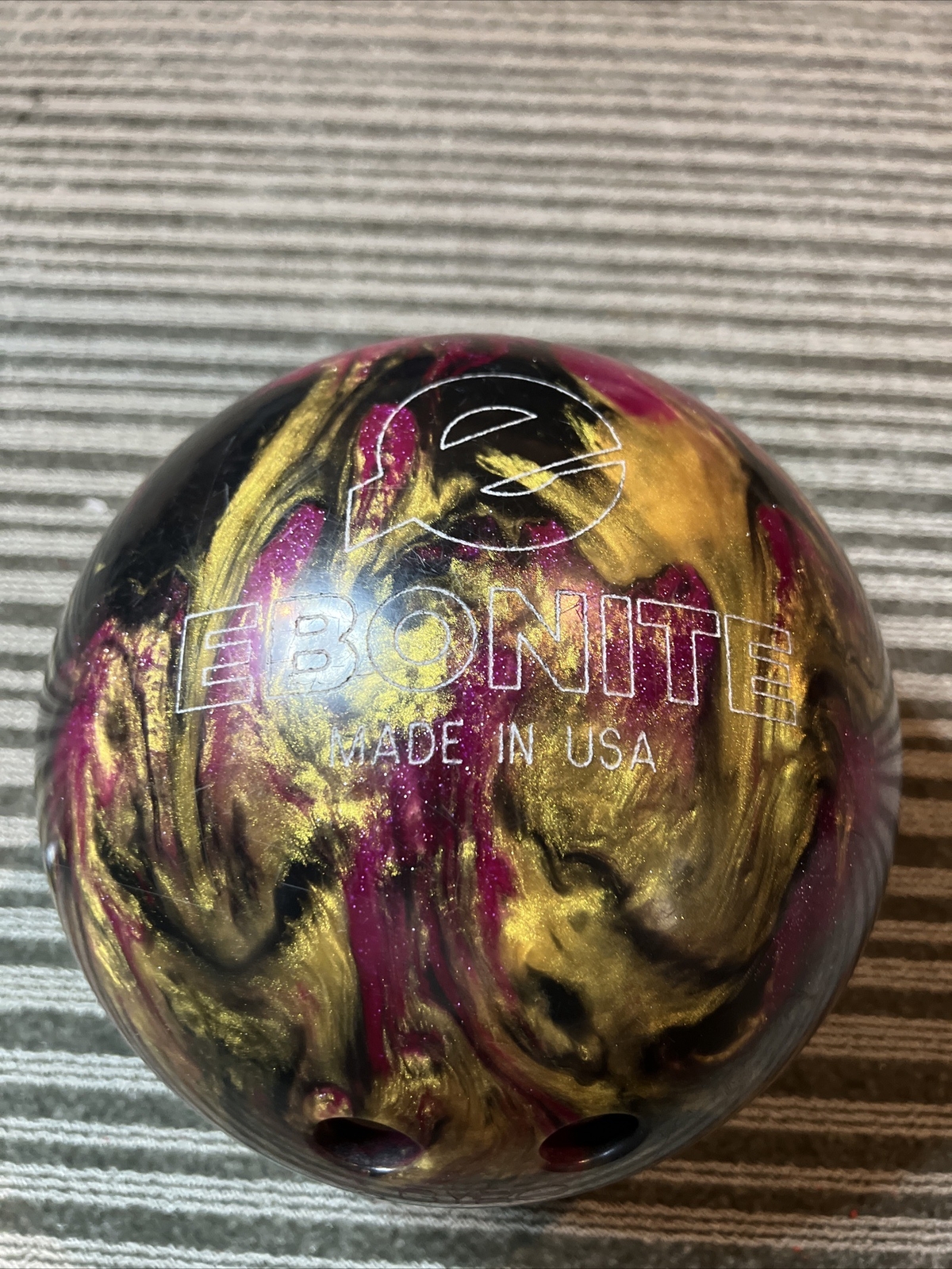 10 lb 2 oz Ebonite MAGNUM GYRO Bowling Ball PreDrilled MultiColor