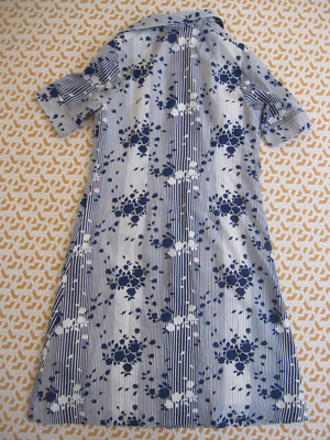 Robe Femme Motif Géométrique Multicolore Taille 44 - Manches Courtes, Style évasé - Occasion Parfait état - Fabriquée En France