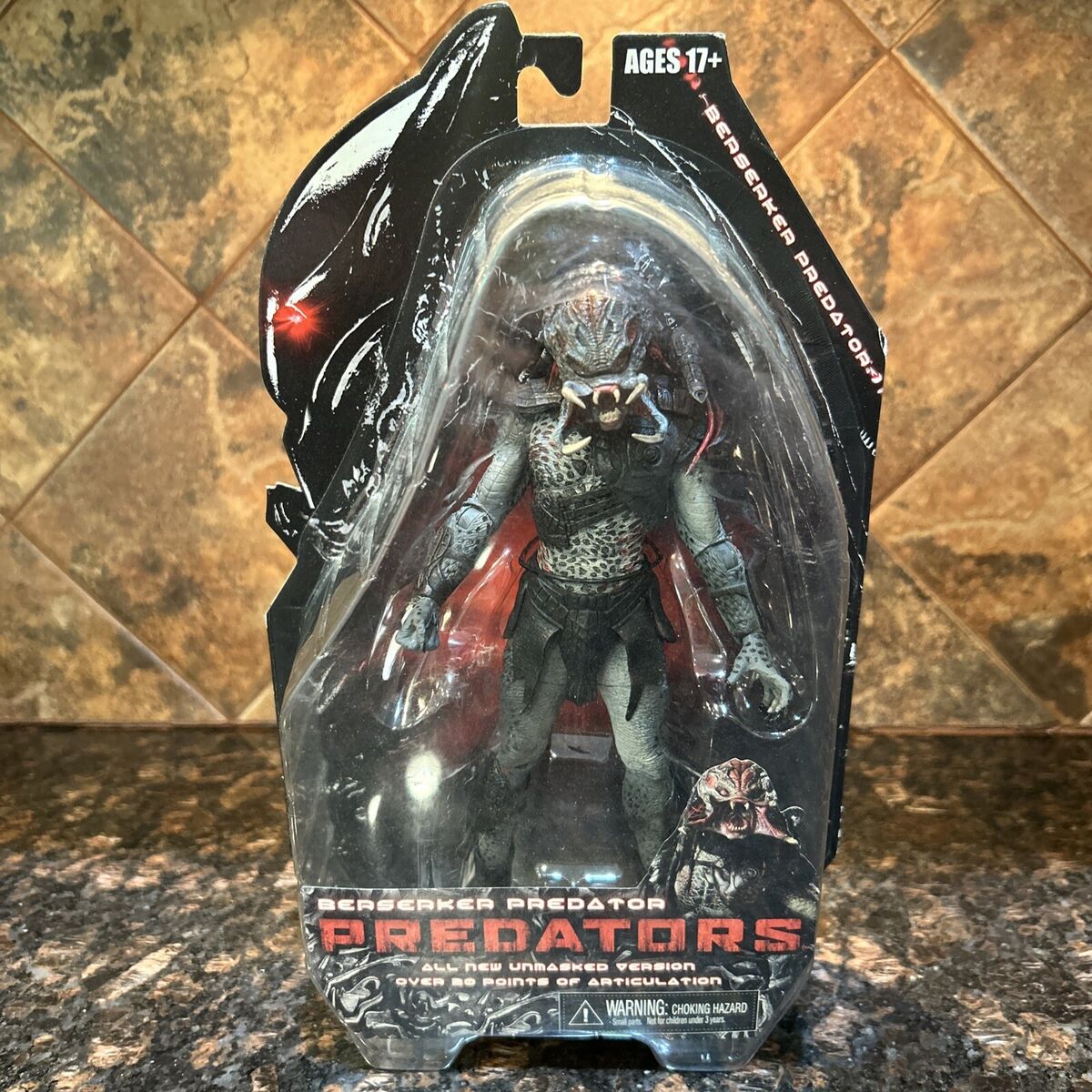 Unmasked Berserker Predator NECA Figure 7” Predators 2010 Unmasked Berserker Predator NECA Figure 7” Predators 2010