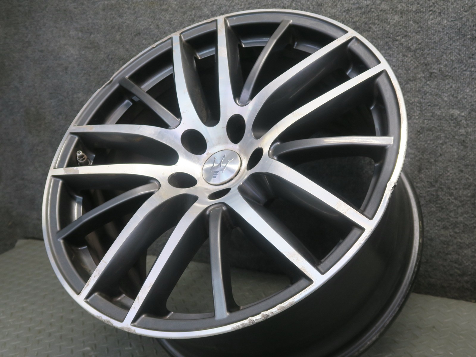Maserati Ghibli 2014-2020 Rear Wheel P/N 670016855