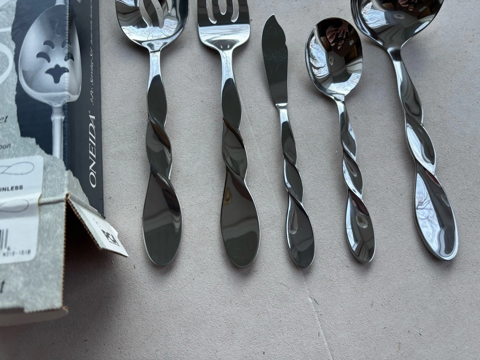 Oneida - HELIX - 5 piece serving set NEW