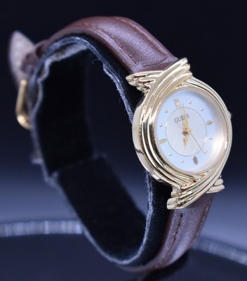 Vintage 1994 Guess Ladies Watch W9 Vintage Guess Watch Women Gold Tone Round Black Dial Leather  main image 2