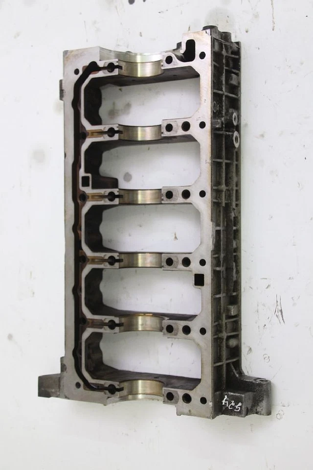 Oil Pan Volvo V70 I 1001754 Housing Lower Part 2.4 103 KW 140 HP B5244S2 Petrol - Image 2 of 3