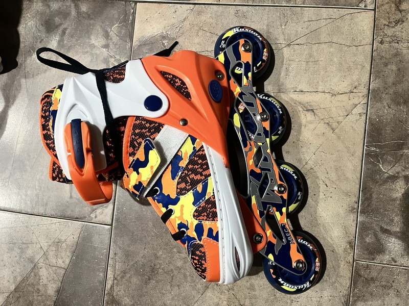 Kuxuan Skates Boys and Girls Camo Adjustable Inline Skates with Light up Wheels
