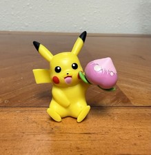 Pokémon Jazwares Series 7 Pikachu with Berry Figure
