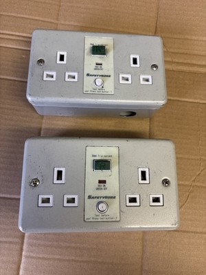 2 x gebrauchte Greenbrook M22M SafetySure passive AC RCD DP metallverkleidete Buchsen U330
