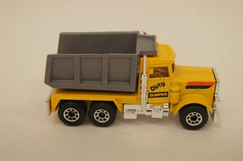 MATCHBOX LESNEY #30 Peterbilt Dump Truck Yellow Superfast 1981 ENGLAND