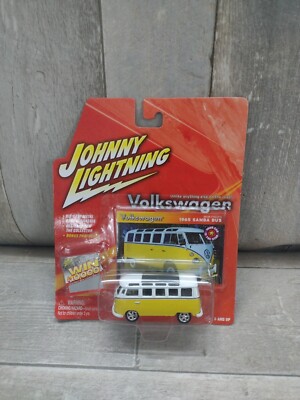 1965 VOLKSWAGEN Samba Bus JOHNNY LIGHTNING 1:64 DIE-CAST yellow 2004