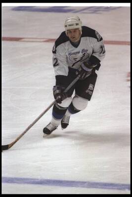 Center John Cullen Tampa Bay Lightning moves down the ice the Anah- Old Photo