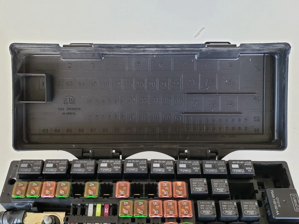 2012 Ford Expedition 9L1T-14A003-BA Fuse Box Fusebox Relay Unit Module - Image 3 of 4