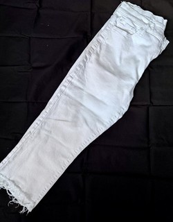 Pantalones de mezclilla blancos recortados de marca madre para mujer “The Hustler” talla 34