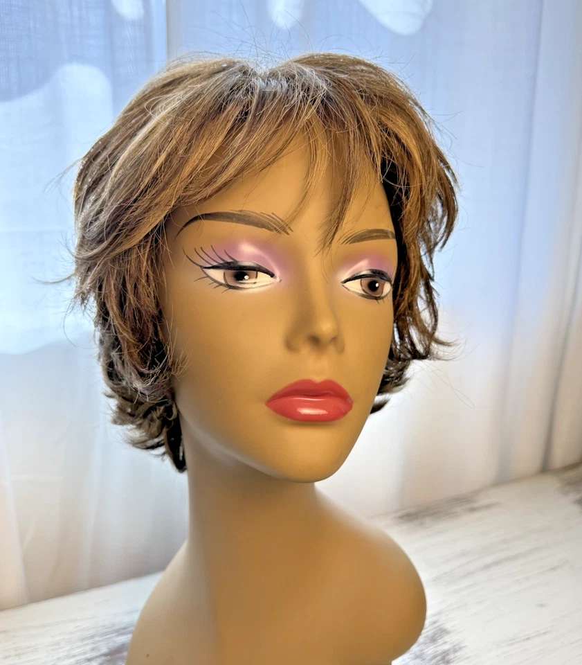 Парик Rene of Paris - модель 2341 TYLER Iced Mocha отличное состояние б/у, коробка и бирки в комплекте - Изображение 3 из 4