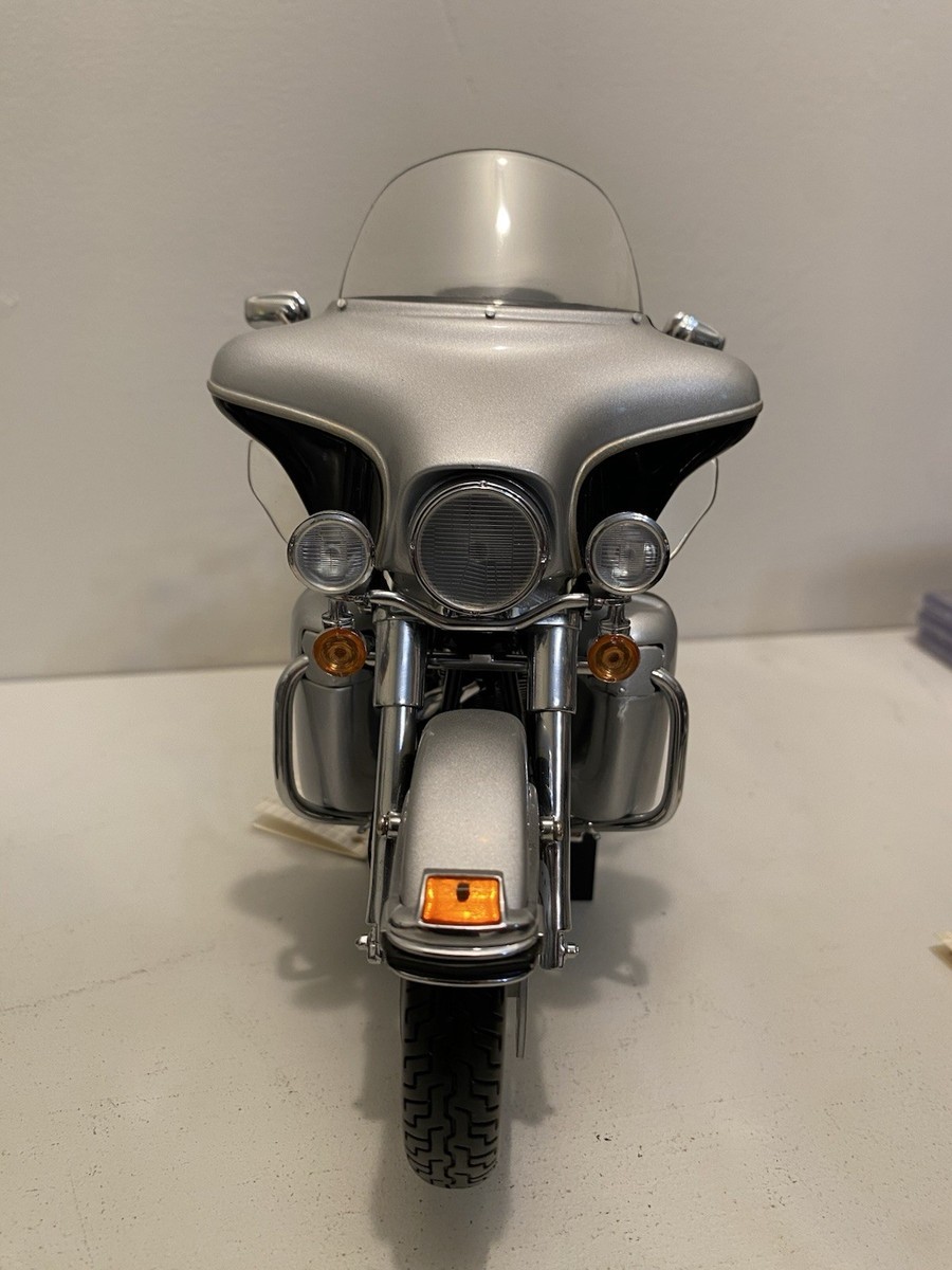 Franklin Mint Harley Davidson 2003 Ultra Classic Electra Glide 1