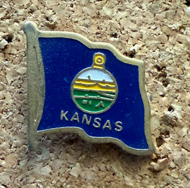 KANSAS - STATE FLAG LAPEL PIN