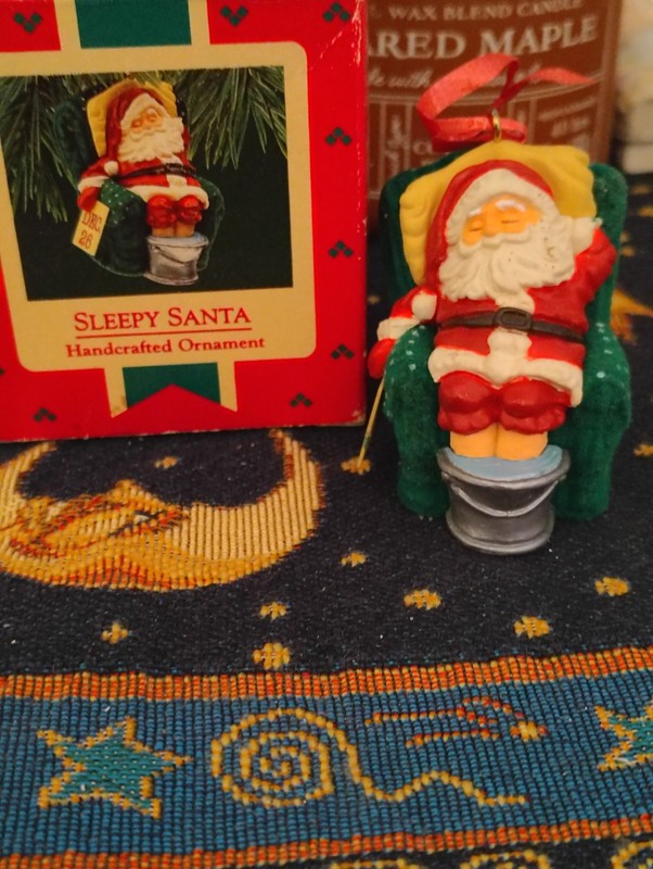 🔴  Hallmark Sleepy Santa Claus in flocked green lounge chair tree Ornament 1987