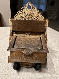 Decorative Cast Iron Wall Mount Bronze Match Pocket Holder 7" x 4 1/4"