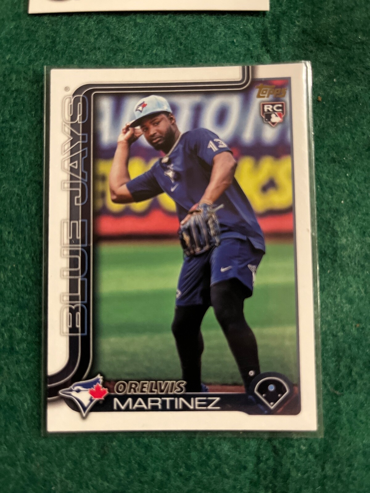 2025 Topps #18 Orelvis Martinez Golden Mirror Image Variation