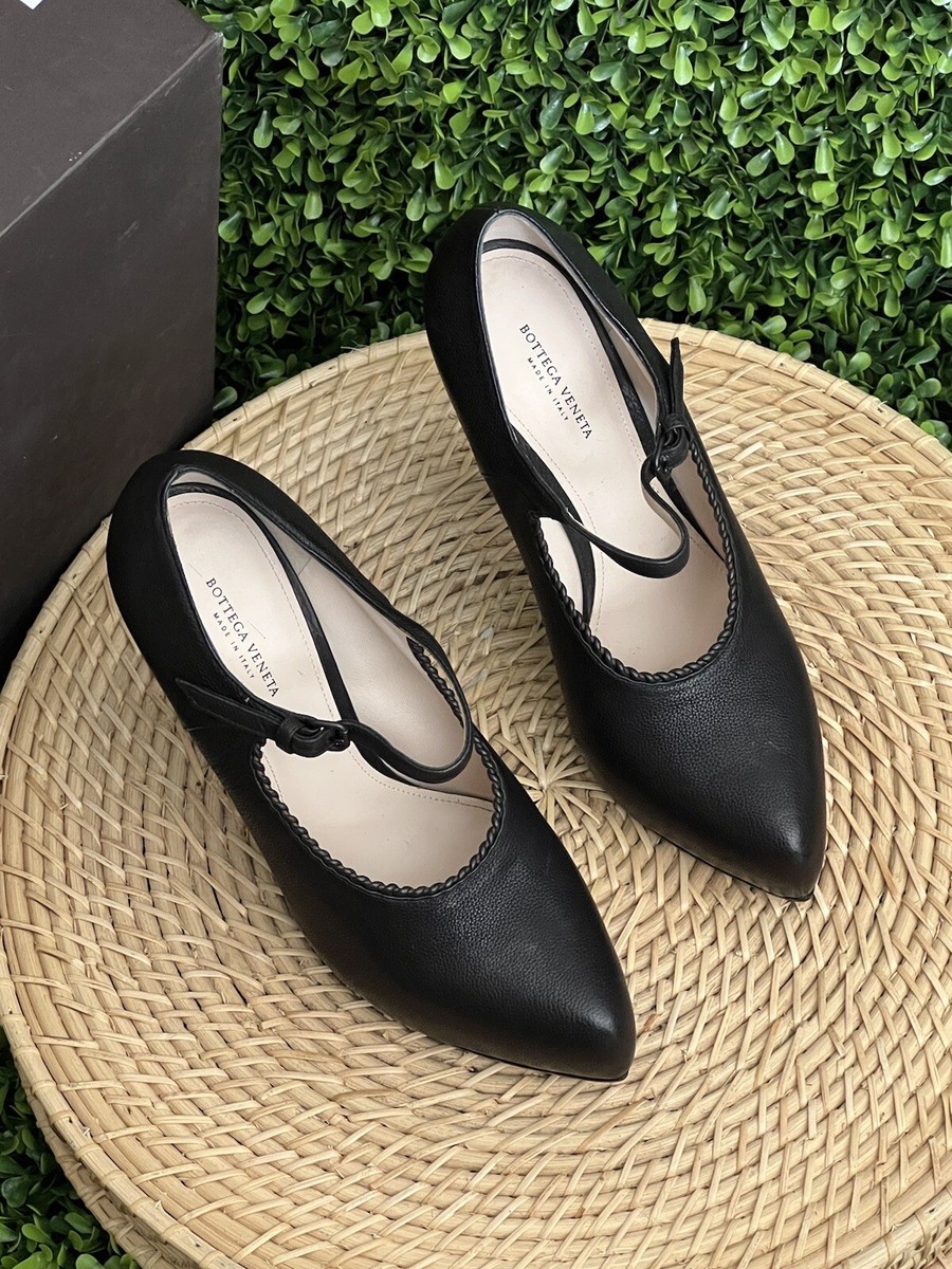 Pre Owned Bottega Veneta Mary Jane Style Black Leather Heels size 39