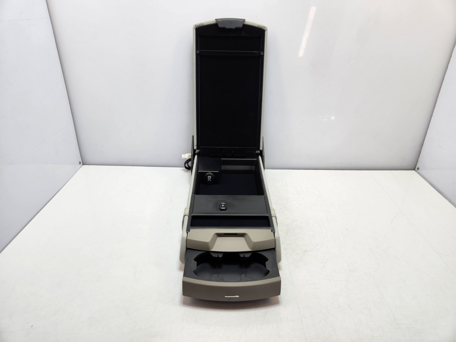 ✅ 03-08 OEM Maserati Quattroporte M139 Rear Seat Center Console Armrest
