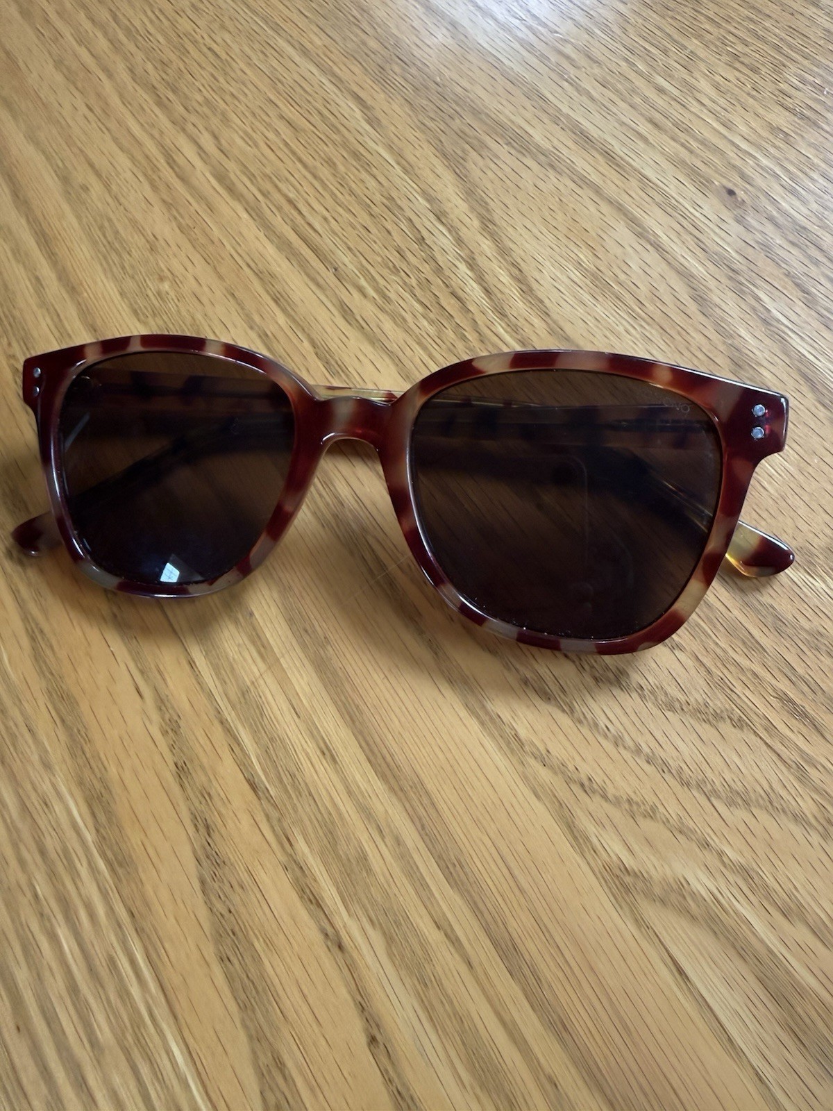 KOMONO Women’s Tortoise Sunglasses  UV Protection  Retro Classic Frame