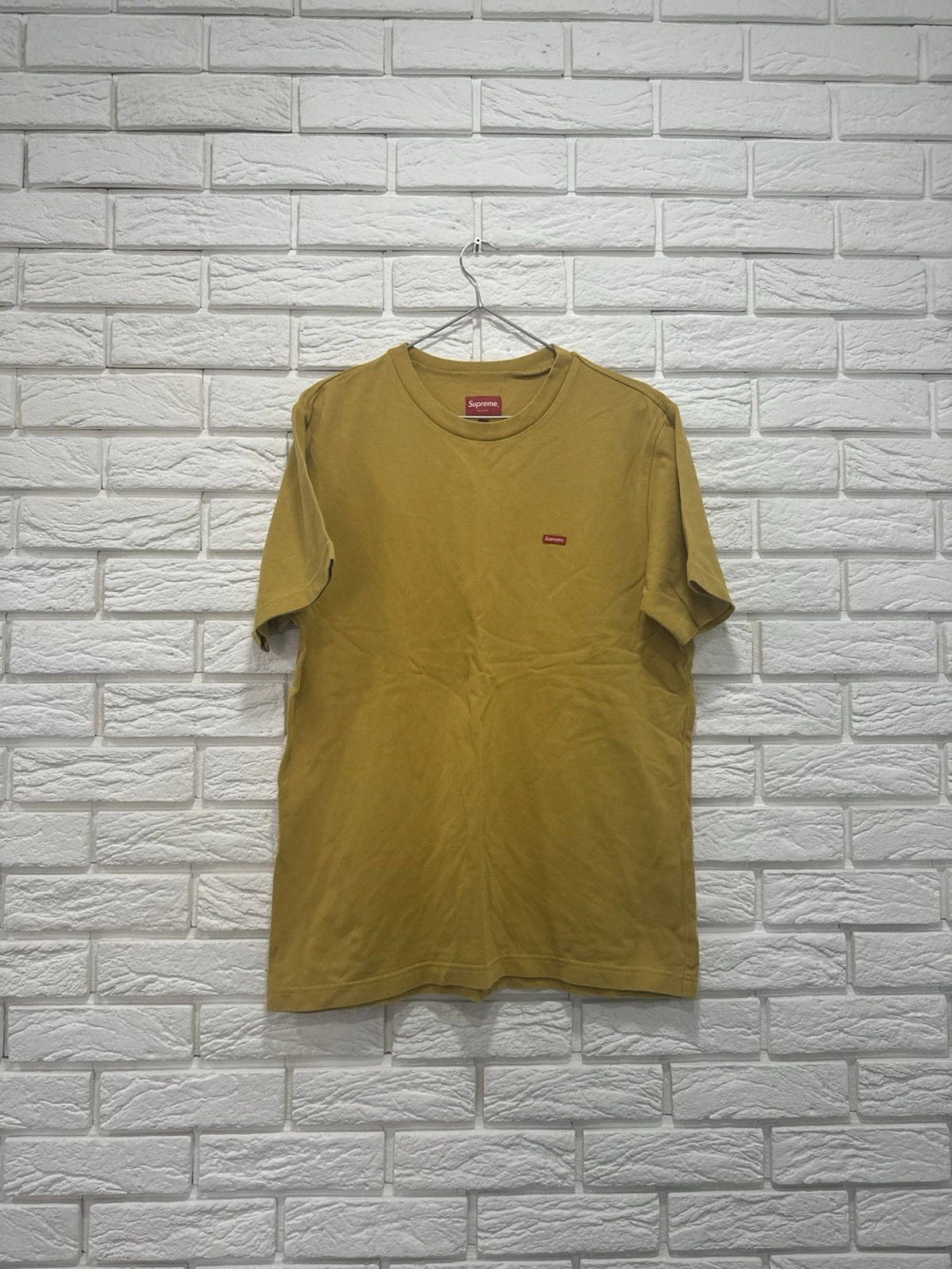 Supreme F/W 2017   Tee shirt piqué logo petite boîte   Or jaune   M   T shirt