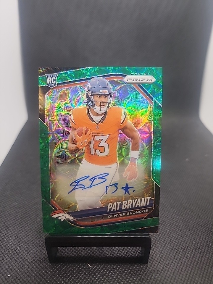 2025 Panini Prizm - Rookies Pat Bryant #366 Green Scope Prizm Autographs /75...